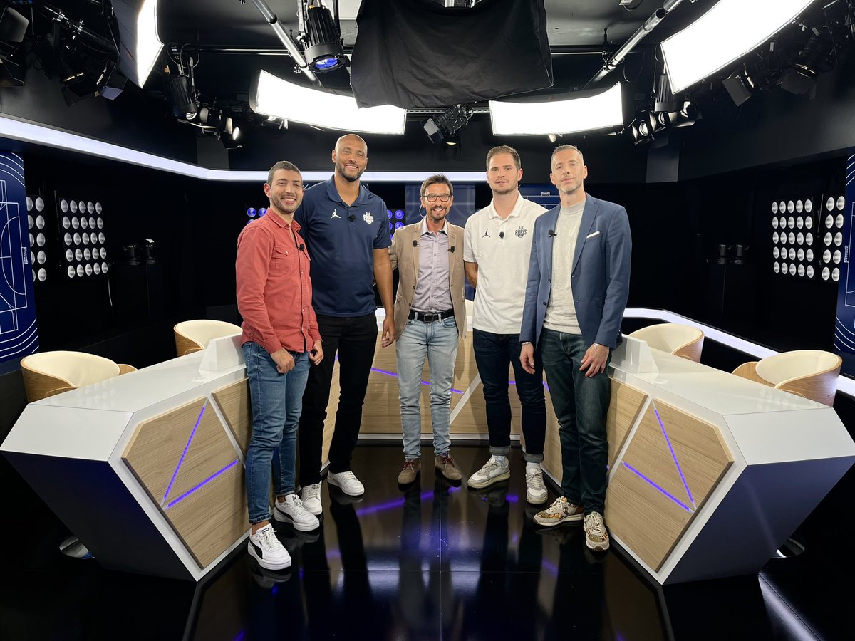 Rendez-vous à 19h pour une émission spéciale 3x3 sur <a href="/sport_en_france/">Sport en France</a> 📺

Avec la présence de <a href="/alexvialaret/">Alex Vialaret 🕺🏻</a> et <a href="/Souchu43/">Karim Souchu</a> de la Team #3x3Paris !