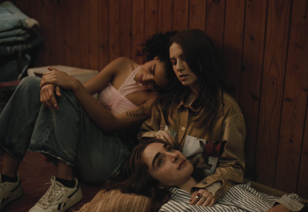 Soft Citizen tweet media