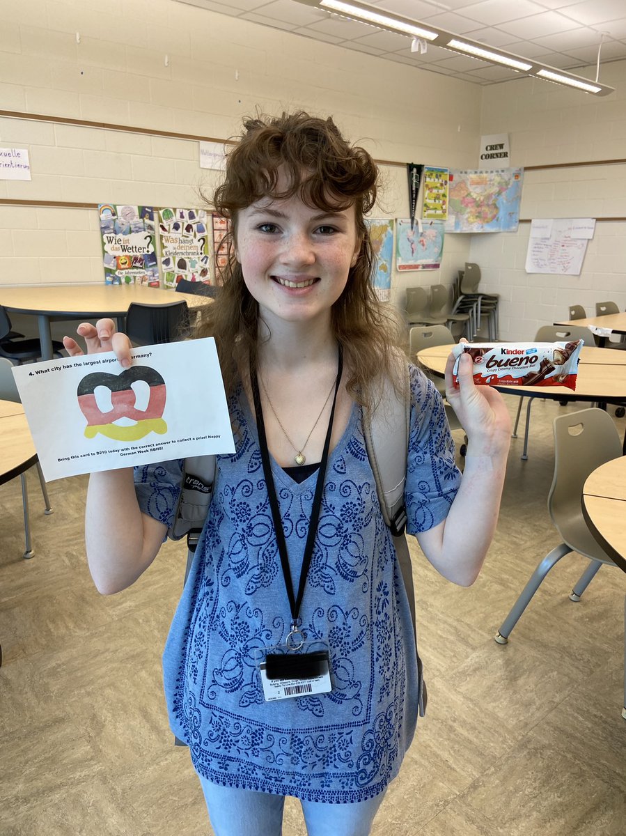 FrauConnelly's tweet photo. Can you find the pretzel @RBHSGators? 🥨 Today is German American Day. Let’s celebrate with a fun trivia game! 🇩🇪 🇺🇸 @LOWLT @scaatg @AATGOnline @RocioZalba @JacobSmith61 @JesusRedondo_SC #NationalGermanWeek https://t.co/vrDZB0HnIV