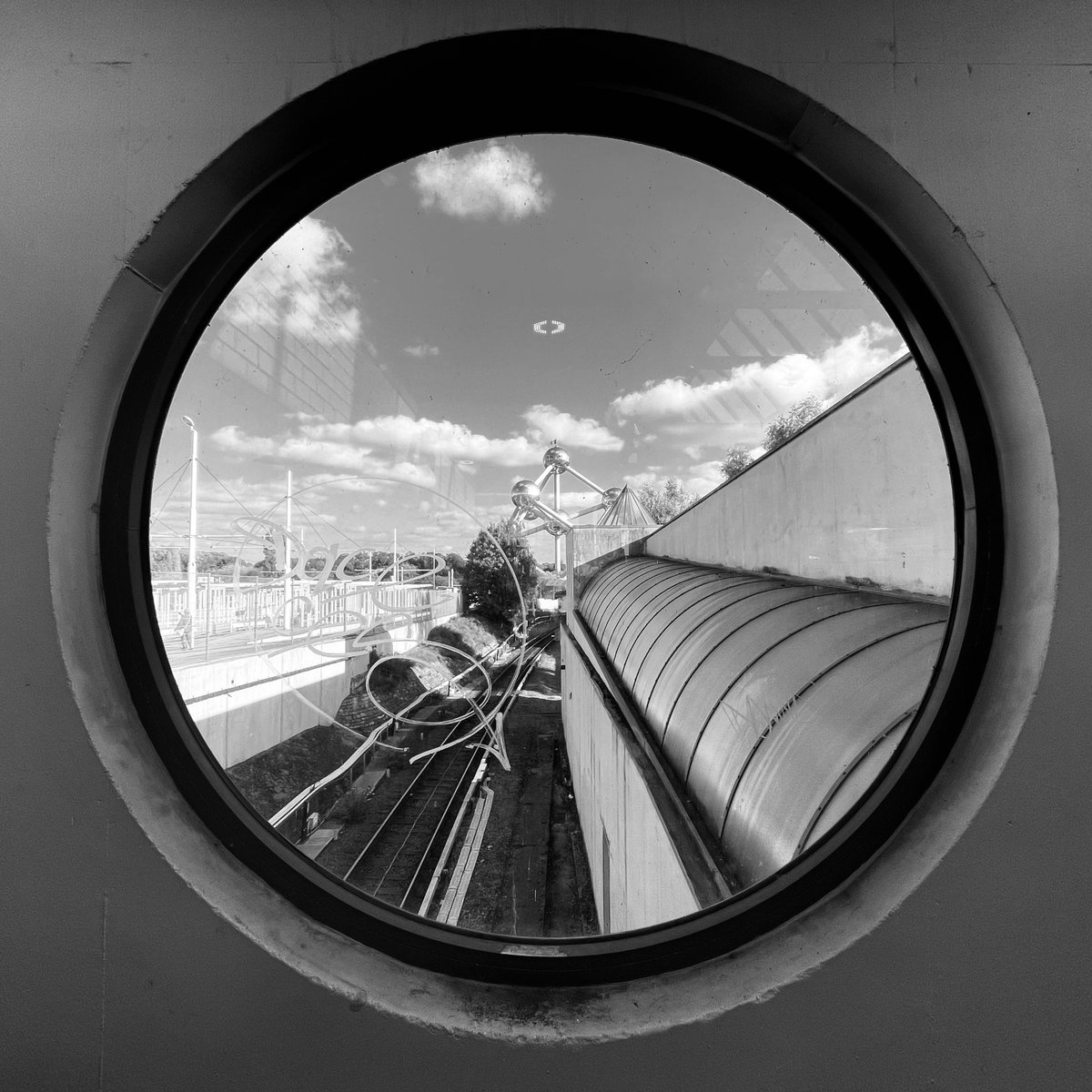 RobertChiorbeja's tweet photo. #atomium #bruxelles #Belgique #architecture #sky #clouds https://t.co/fb3fBj6fHm