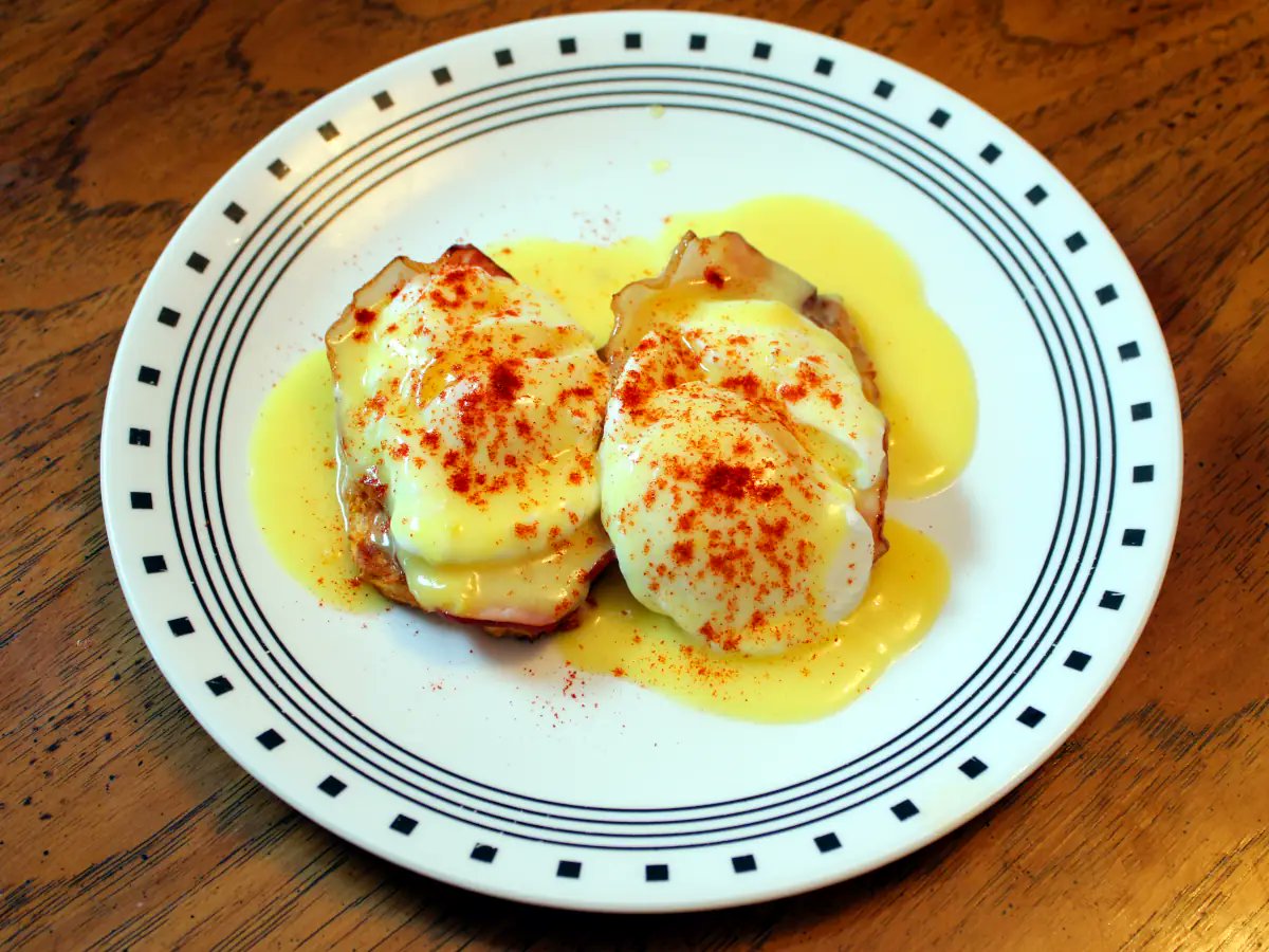 FreshCookedFun's tweet image. I took a couple of squash fritters and made what I call &quot;fritter eggs benedict&quot;.   Super yummy, imagine an eggs benedict served over hash browns.  Would eat again.