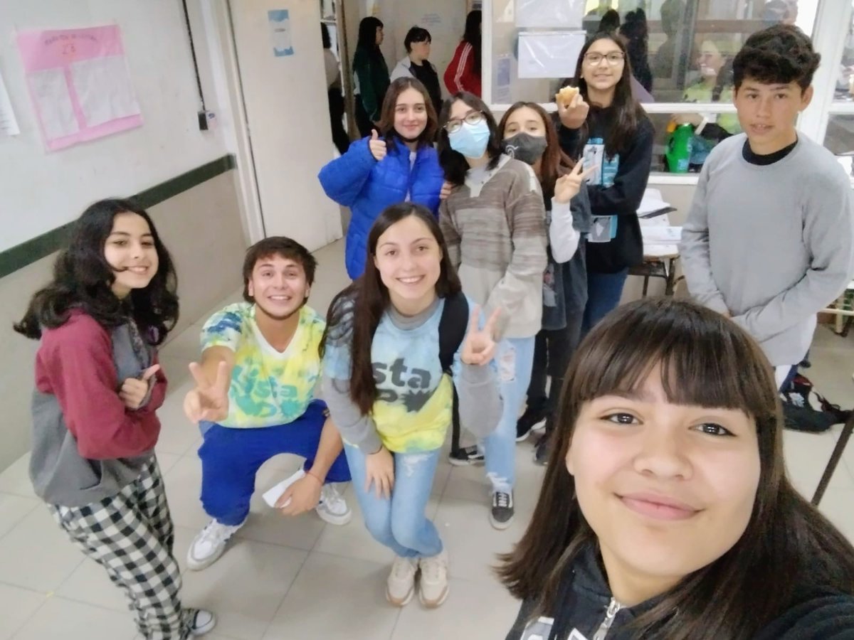 juvenemerlo's tweet photo. 💙 En la EESN9 junto a les pibxs, militando la de #Todxs • Lista 2, para las elecciones del Parlamento Joven el próximo viernes 14 de octubre.

 Si tenes entre 12 y 24 años, CON TU DNI, podes votar a tus representantes para el Parlamento Jovenen los distintos puntos de votación. https://t.co/LxyEk7OO8U