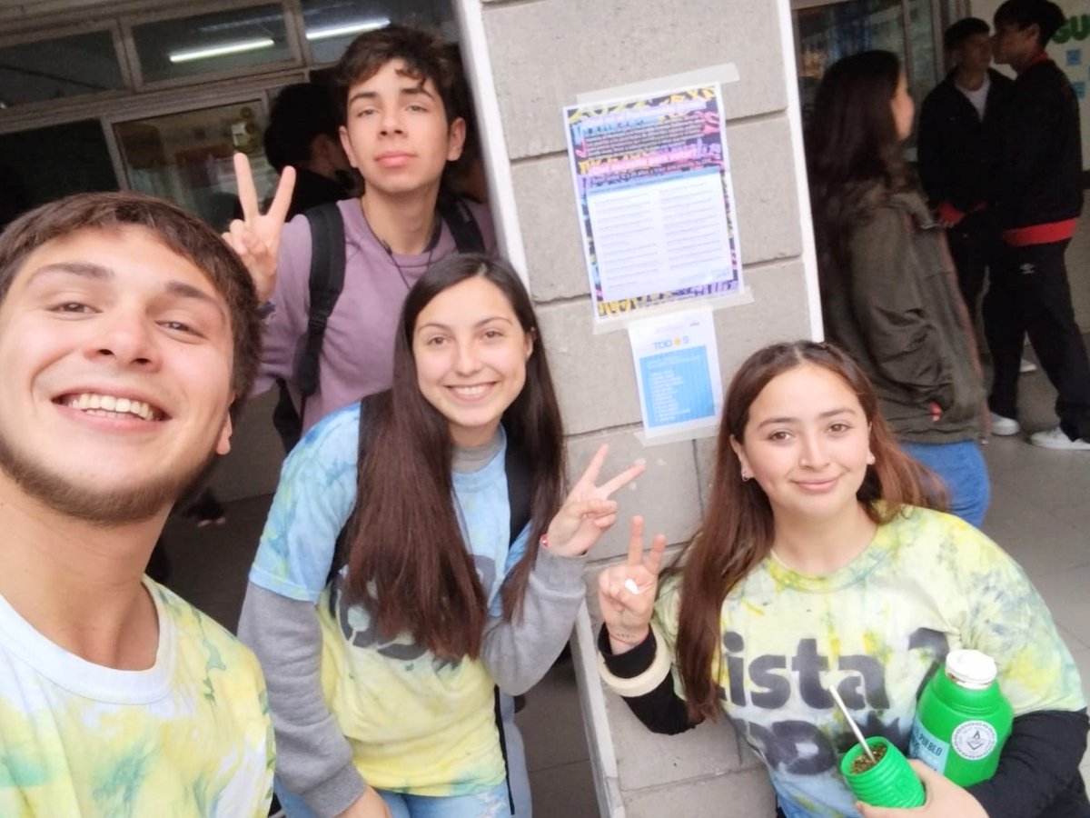 juvenemerlo's tweet photo. 💙 En la EESN9 junto a les pibxs, militando la de #Todxs • Lista 2, para las elecciones del Parlamento Joven el próximo viernes 14 de octubre.

 Si tenes entre 12 y 24 años, CON TU DNI, podes votar a tus representantes para el Parlamento Jovenen los distintos puntos de votación. https://t.co/LxyEk7OO8U