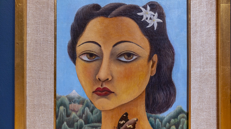 One of my favorite recent videos is about Rosa Rolanda's Self-Portrait from 1939. Rolanda was such a fascinating artist who was right in the midst of modernist Mexico's artistic developments in the 20s and 30s (and beyond). smarthistory.org/rosa-rolanda-s… #ArtHistory
