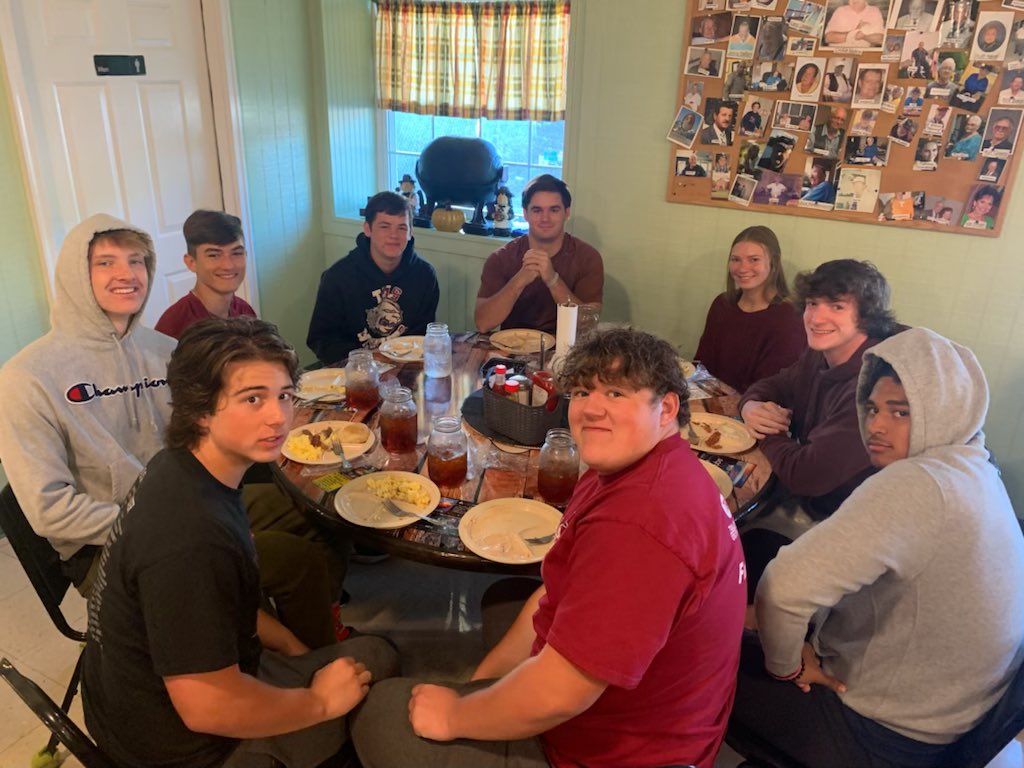 THSQBClub's tweet photo. A big wildcat thank you to Damron’s Family restaurant for helping feed our wildcats this Game Day morning!! https://t.co/yj6xTFujkh
