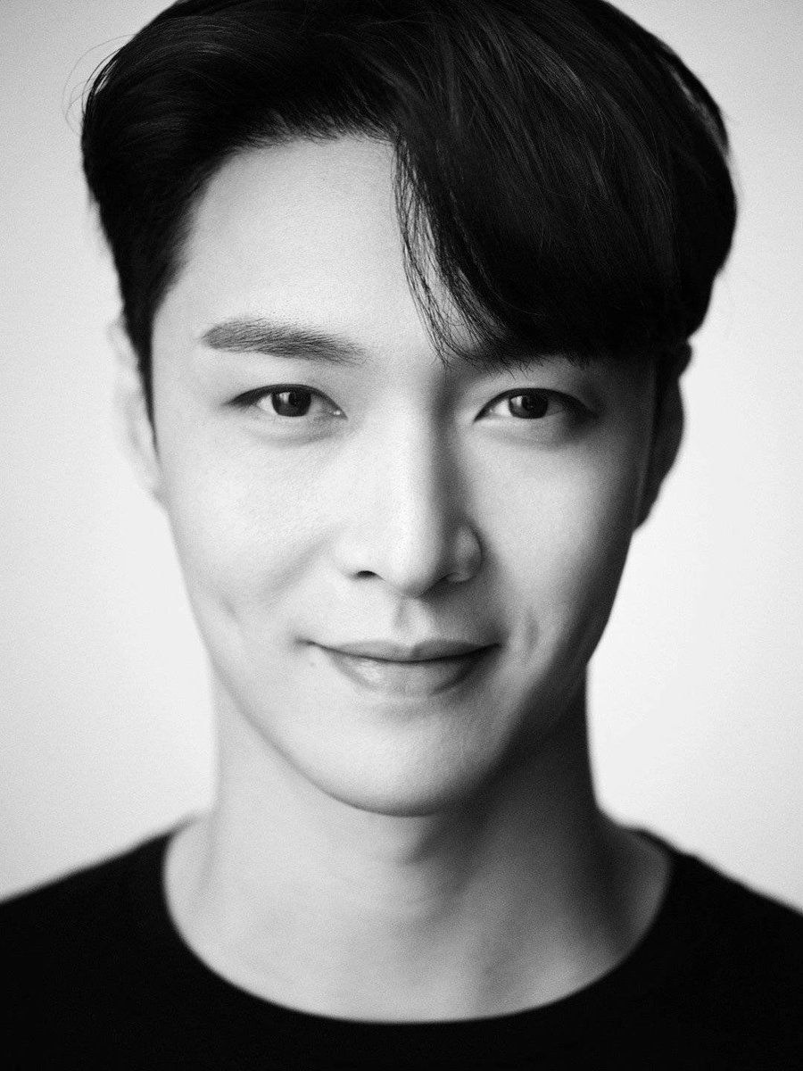 xifim_'s tweet photo. ميلاد الرئيس و الفنان المتكامل و الرائع جدا جانغ ييشينغ
@layzhang
#CaptainLAYDay
#HappyBirthdayYixing https://t.co/uG3KoLlTRL