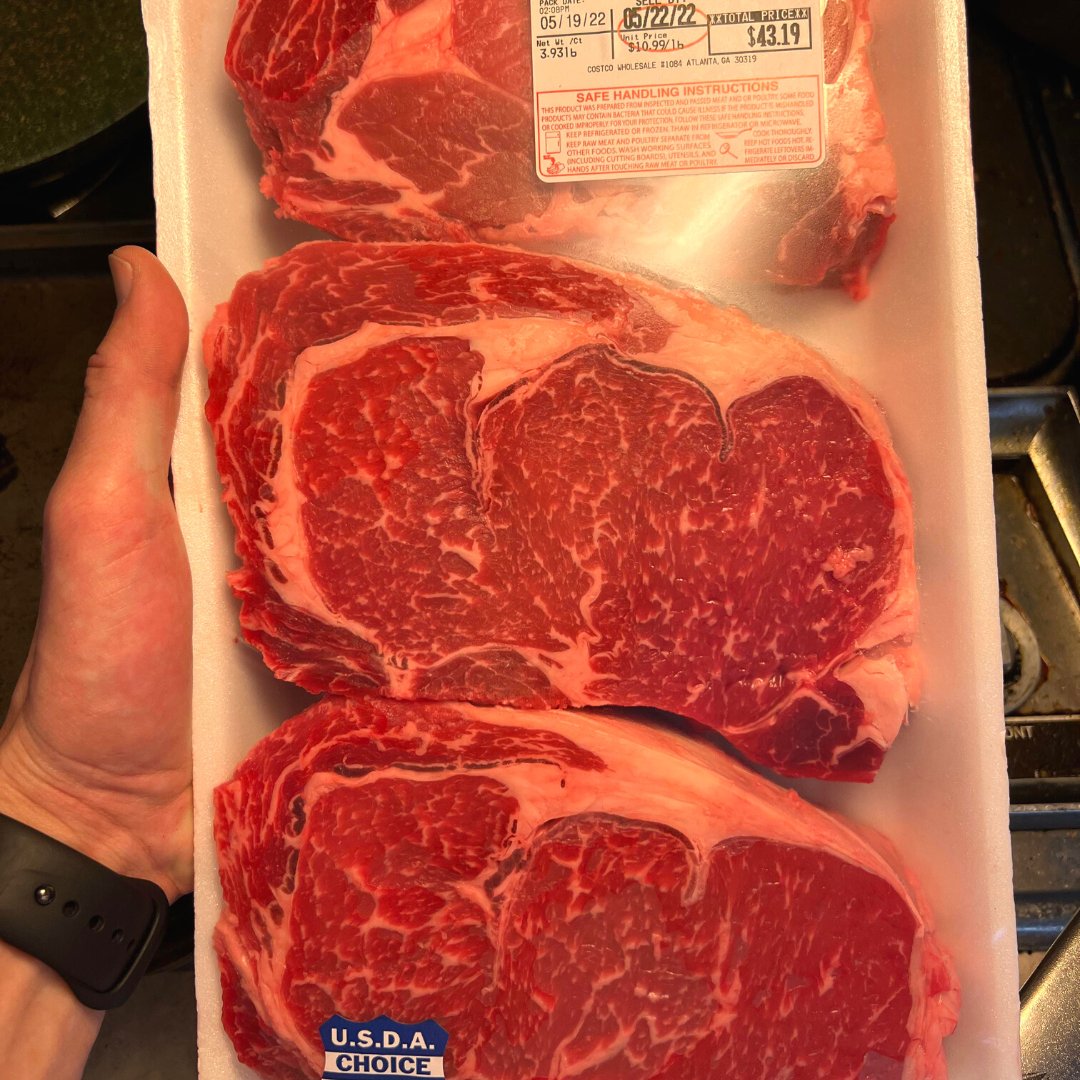 moneywisecom's tweet photo. Try this investing hack to save $900/year by paying for groceries