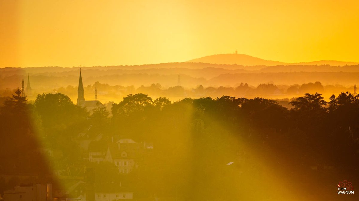 Coucher de soleil Sur Mulhouse.

ThomWagnum.fr

<a href="/mulhouse/">Ville de Mulhouse</a> <a href="/morschwiller68/">Morschwiller-Le-Bas</a>