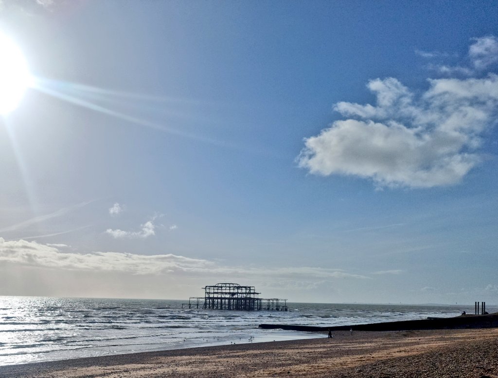 jadelarkinn's tweet photo. Spent a nice sunny day @brightonseo. Sad to be on the trek home 🥺 https://t.co/VK0MnTPMBc