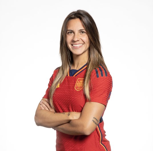 profitebol's tweet photo. 🌍La selección se pone a la vanguardia con la nueva equipación.

👕Las equipaciones serán iguales en ambas secciones.

🎤“No podíamos permitir que las chicas tuvieran una camiseta más bonita que la de los jugadores. En la federación creemos en la igualdad.”

#JugarLucharYGanar https://t.co/hHcPCRqPOD