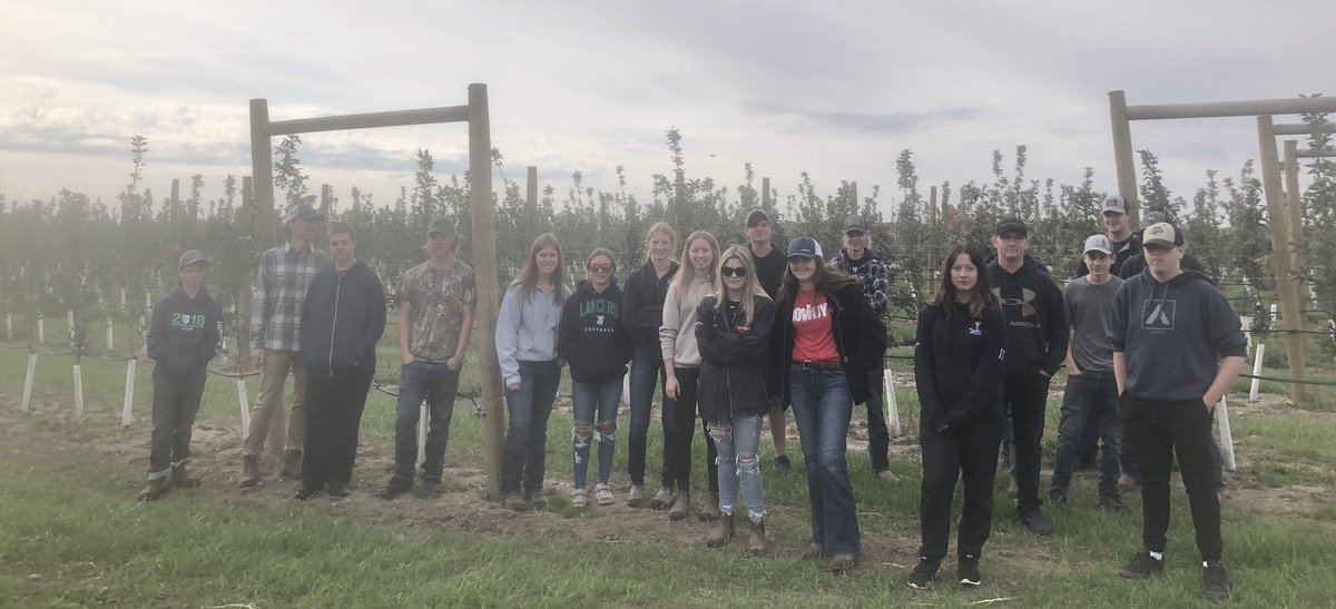 We had the pleasure of touring <a href="/NorwellDSS/">Norwell DSS</a> grads Jeff and Chelsea’s 3 acre apple orchard. Hard working and passionate young farmers. Diversifying their farm and growing for the future. Big thanks! <a href="/chelsea_beyer/">chelsea steenbergen</a> <a href="/jeffysteen/">Jeff Steenbergen</a> <a href="/UGDSB_SHSM/">UGDSB SHSM</a>