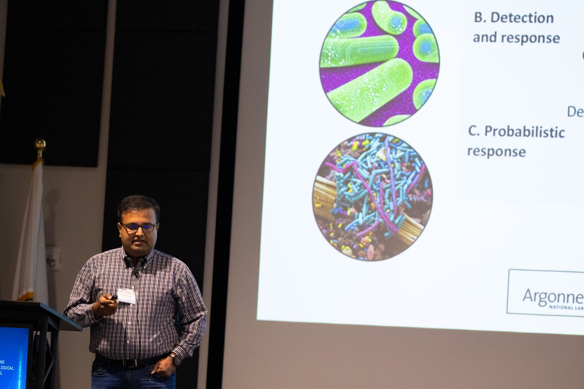 EMSLscience's tweet photo. #ArtificialIntelligence and #MachineLearning play important roles in studying #COVID. @Argonne computational biologist Arvind Ramanathan is presenting at #EMSLIntegration on how he's used OpenFold and GenSLMs tools to examine evolutionary patterns of SARS-CoV-2. https://t.co/8QRxaMRGwh