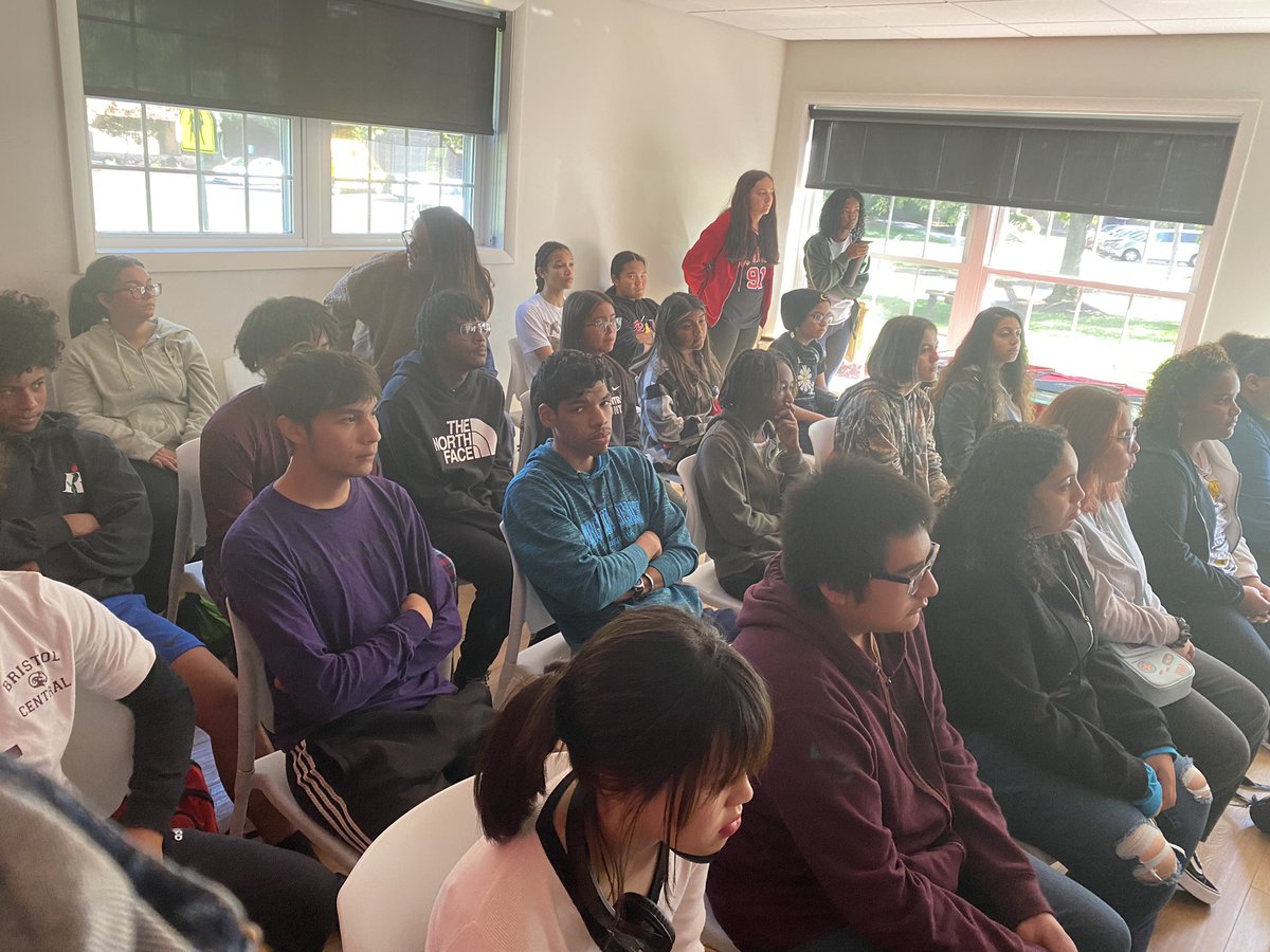 BCHSAVID's tweet photo. BC AVID 11th and 12th graders recently  visited the University of Hartford for a campus tour and information session. #BCAVID https://t.co/tVWr6ZC4RO