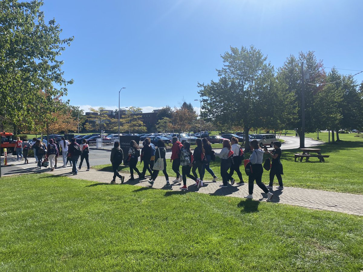 BCHSAVID's tweet photo. BC AVID 11th and 12th graders recently  visited the University of Hartford for a campus tour and information session. #BCAVID https://t.co/tVWr6ZC4RO
