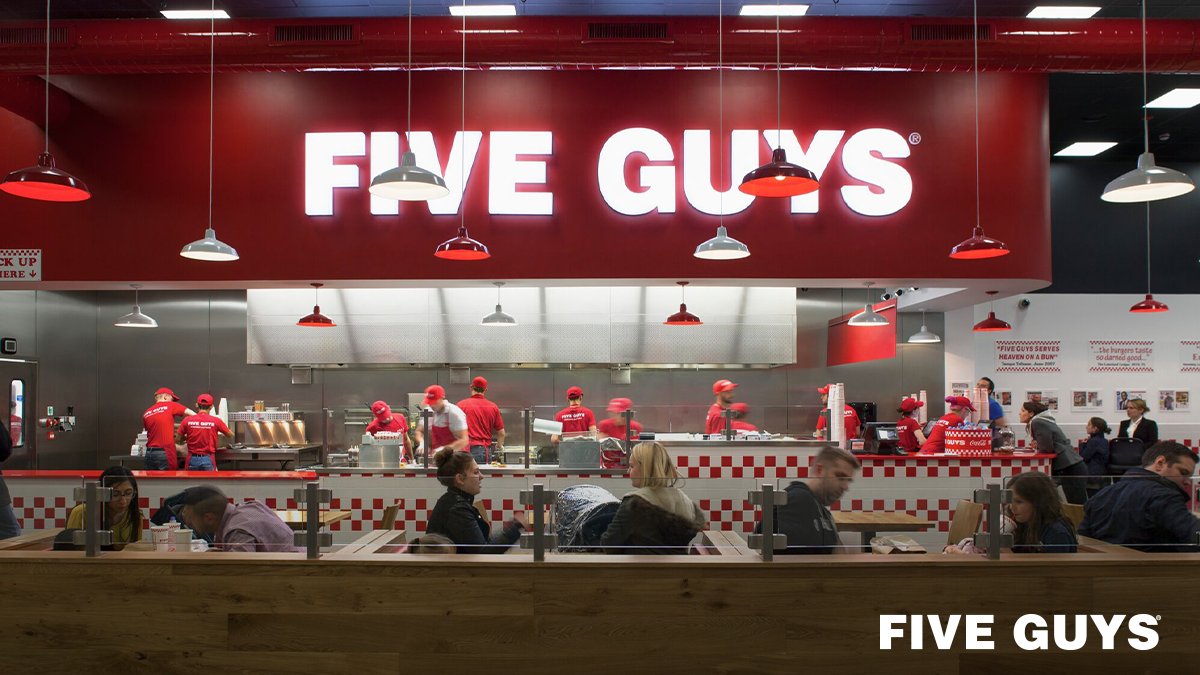 FiveGuys_Crew's tweet photo. A busy day for the Five Guys Crew! Want to join our team? Apply now by going to https://t.co/Q0Ug3PY5zK! https://t.co/3wMBoEhCXN