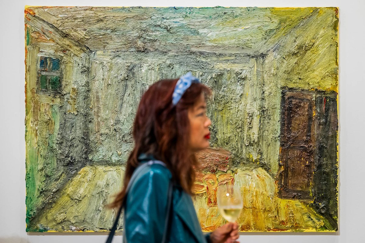 We love the composition of this photo by Guy Bell of a visitor who appears to be walking into the painted doorway of Stephen Newton's work! 

Exhibited with <a href="/bprojectspace/">Bermondsey Project Space</a> for SOLO CONTEMPORARY, British Art Fair 2022.

<a href="/GuyBPhotos/">Guy Bell</a> 

#britishartair #stephennewton #bprojectspace