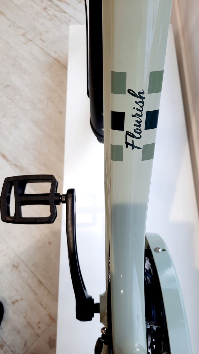 The fabulous Flourish! If your wanting a to cycle round town with style, come and take a closer look. 🧐
Equipped and ready to take on the forever changing British weather.⛅☔🌈🌞❄

#livcommitted #livcyclinguk #livflourish #womenincycling #citycycling #allweathercycling