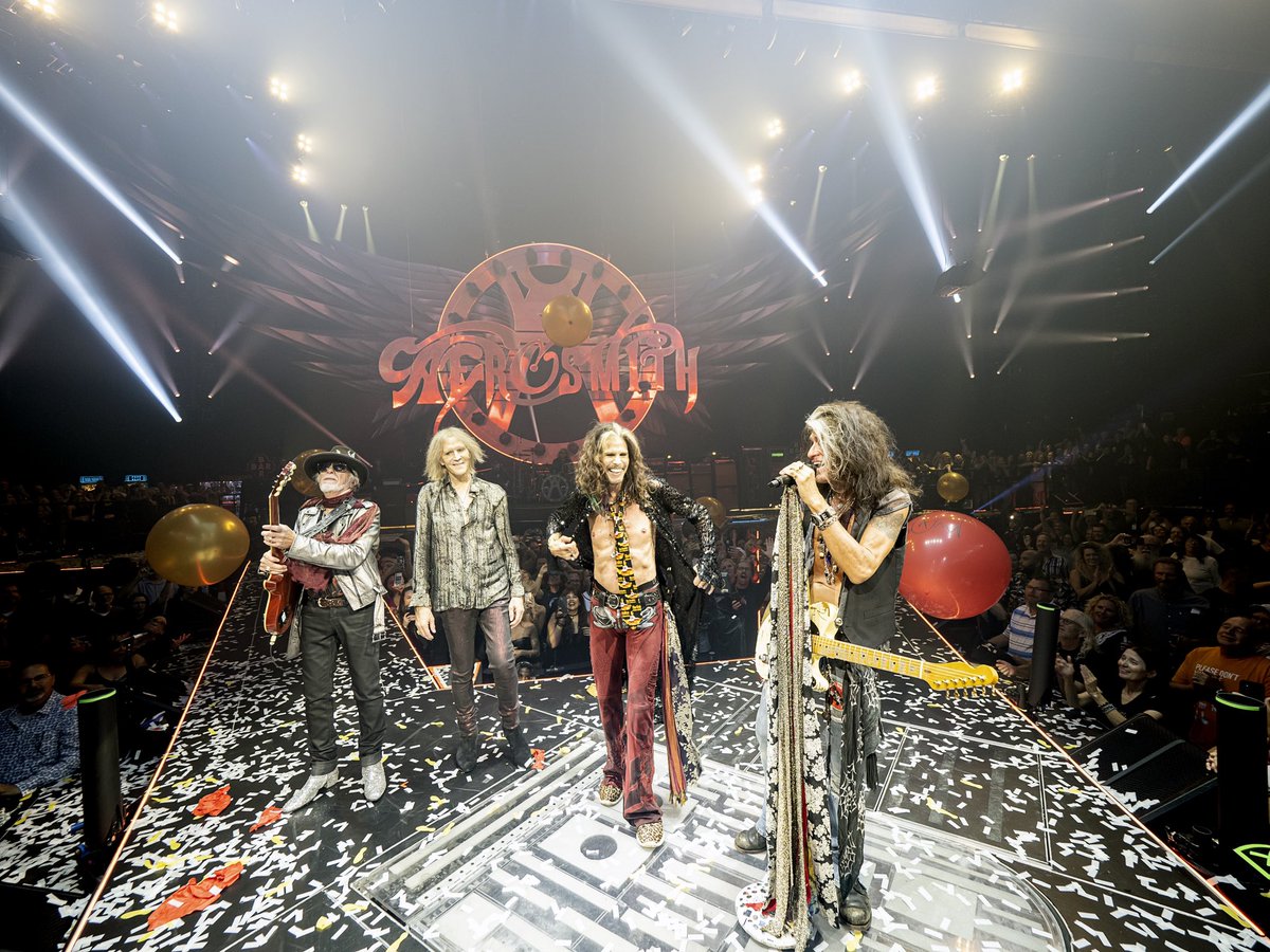 Aerosmith's tweet photo. Goodbye Las Vegas!! See you November 19th - December 11th!!

Photos by: @RossHalfin

Tickets still available for select dates! Visit: https://t.co/rsuutHJzew for more info https://t.co/qHenIJsPUs