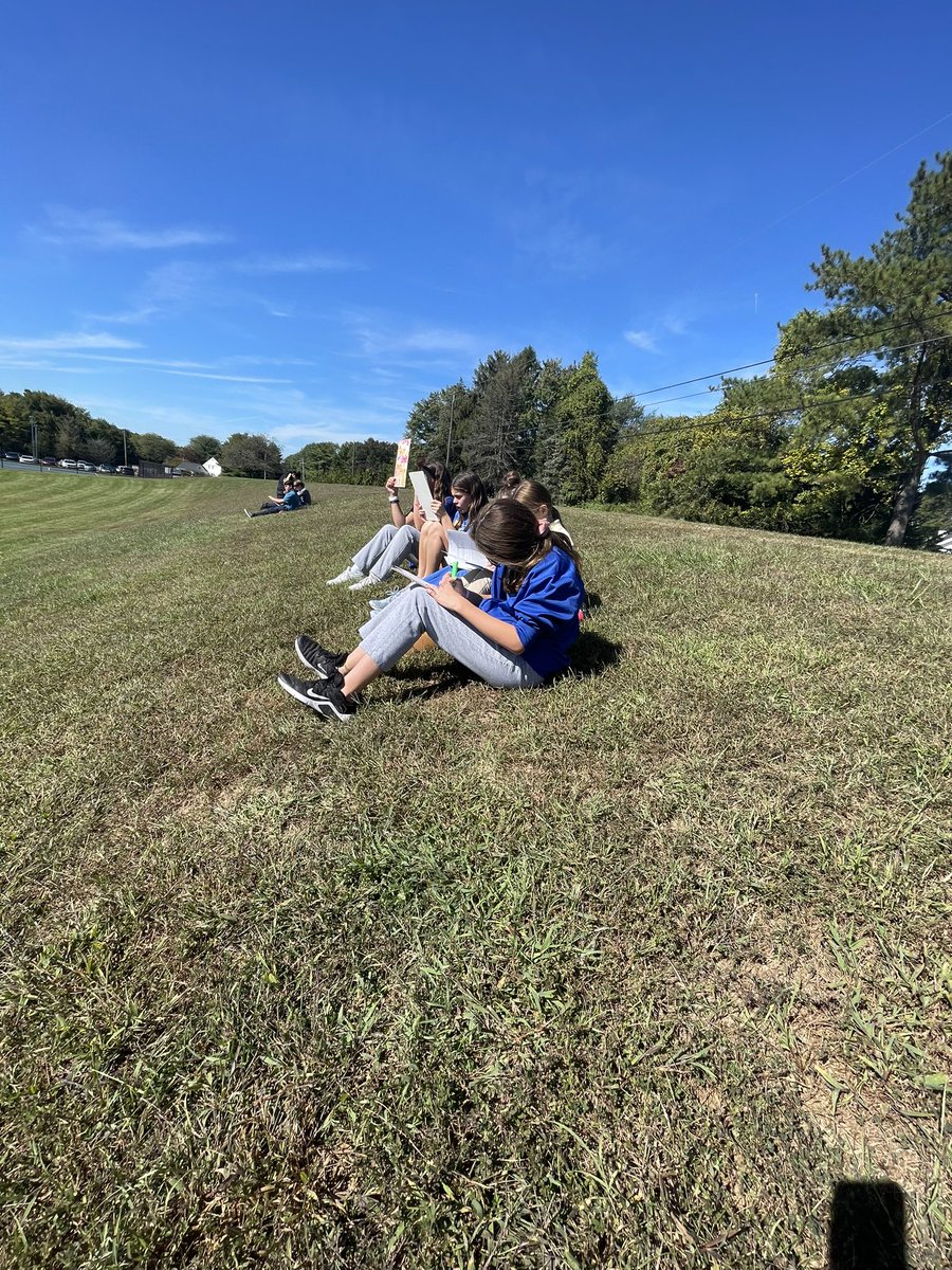 Mrs. Medina tweet media