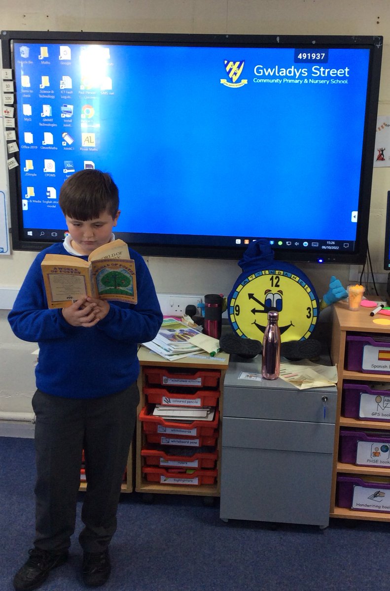 GSPSChile's tweet photo. @GSPSChile have enjoyed celebrating #NationalPoetryDay today. We’ve read poems, listened to poems and even written Haiku poems! We are so lucky to have Gwladys joining in the fun this week too! #GSPSReaders #GSPSWriters https://t.co/P7fvjC5g0U