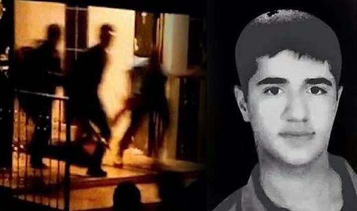 🔴 TAM 8 YIL OLDU: Selahattin Demirtaş’ın emriyle Diyarbakır’da sokağa çıkan PKK/HDP'li teröristler, kurban eti dağıtan Yasin Börü ve 3 arkadaşı başta olmak üzere 37 Müslümanı katletti.