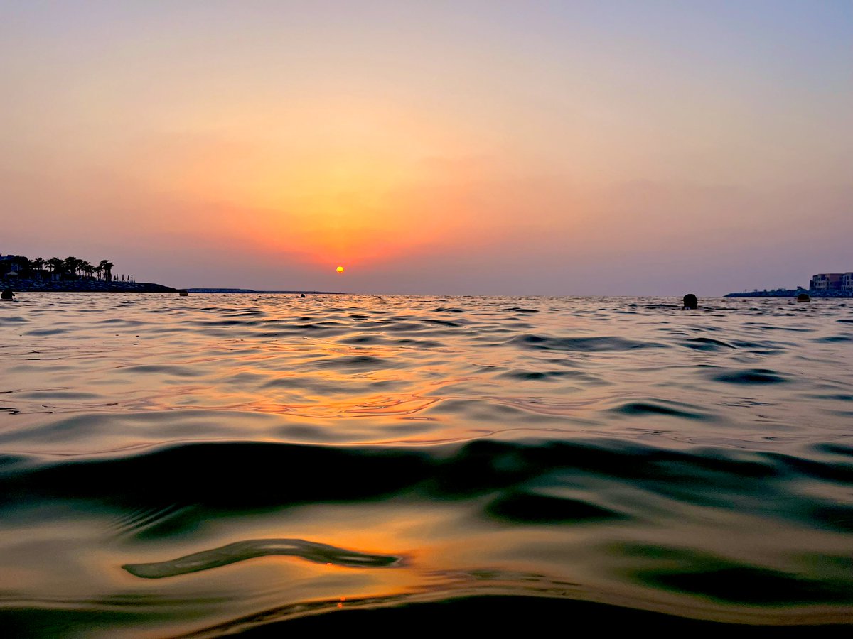 Eiteren's tweet photo. Dubai Sunset #SaltLife https://t.co/CwLlUl8YCH