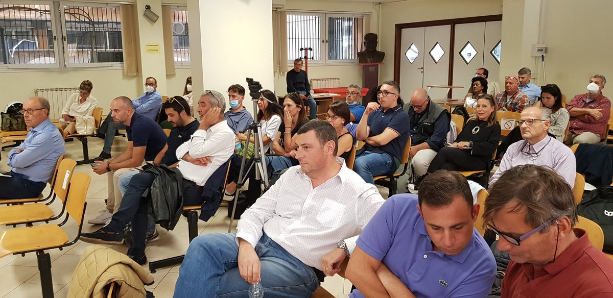 🔴 Verso la manifestazione dell'8 Ottobre: oggi con <a href="/michelevannini/">michele vannini</a> l'esecutivo regionale di Sanità Pubblica discute del nuovo contratto e delle prospettive politico-sindacali dei prossimi mesi.

#AscoltateIlLavoro