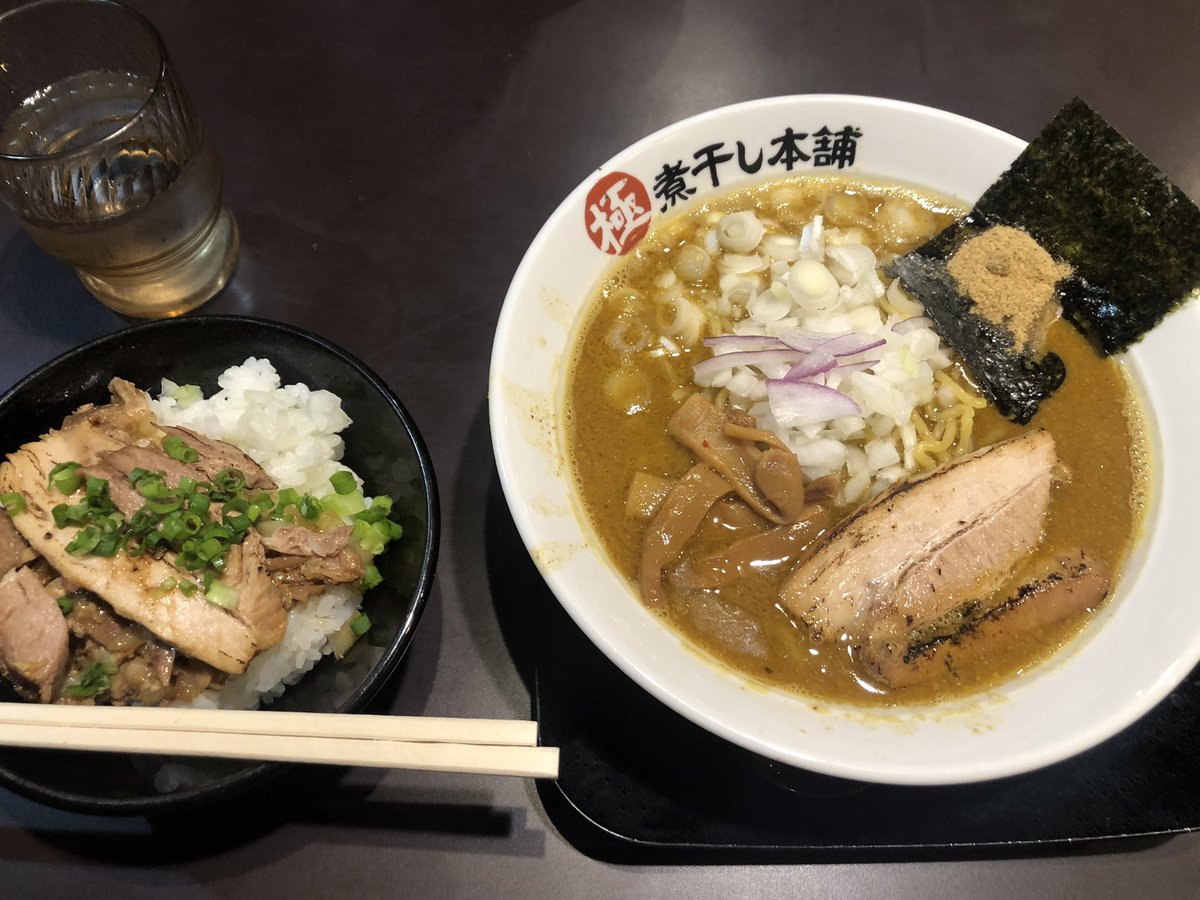 サバカレー煮干しらーめん美味かったです