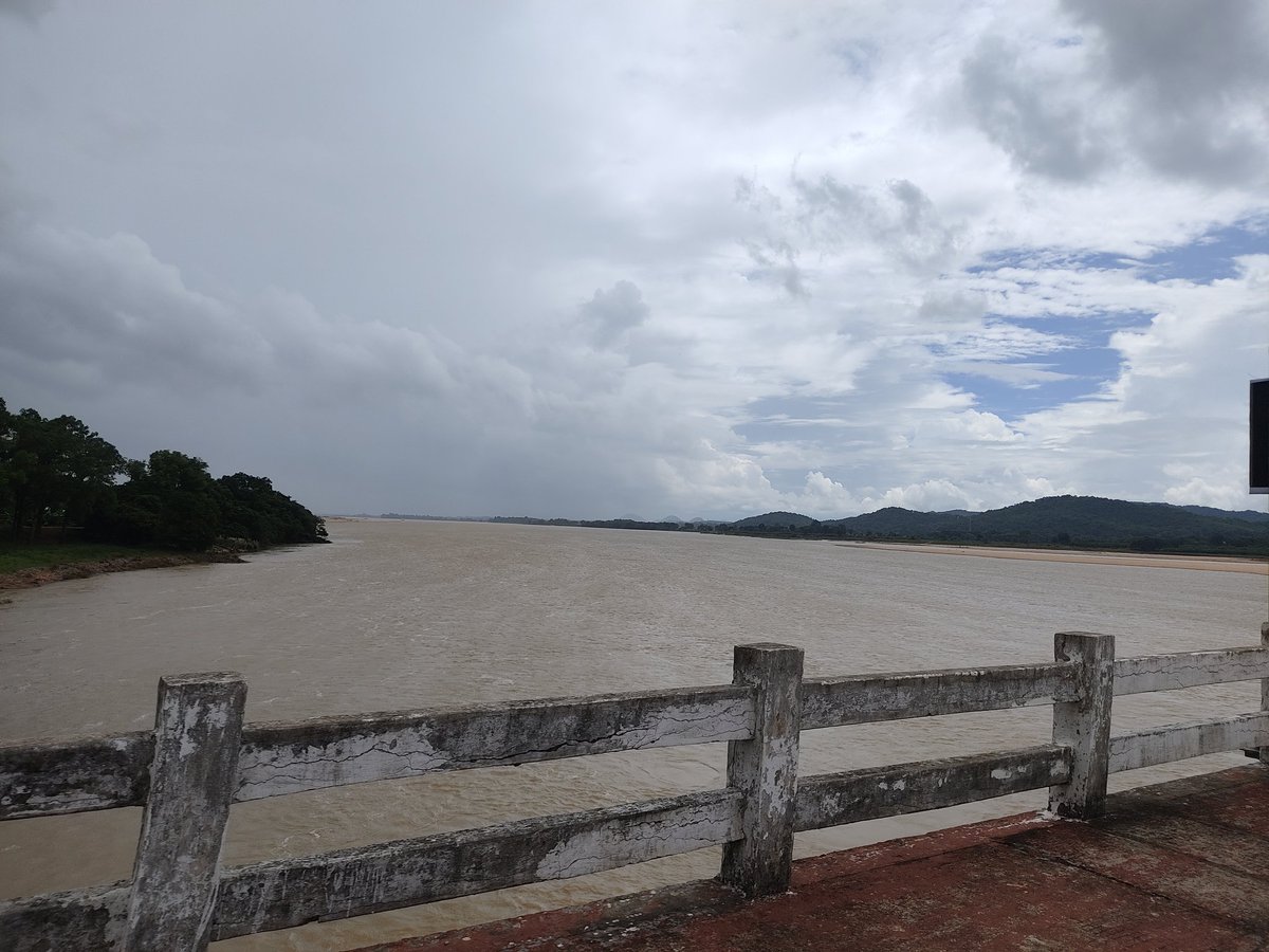 SahooParsu43's tweet photo. ଢେଙ୍କାନାଳ ଭୁବନ ନିକଟବର୍ତ୍ତୀ ମନ୍ଦାରର #ବ୍ରାହ୍ମଣୀ ନଦୀର କିଛି ଦୃଶ୍ୟ।
#OdishaRiver #RiversOfOdisha
#Odisha #ଓଡ଼ିଶା #ଢେଙ୍କାନାଳ #Dhenkanal
ଏହା କୁଆଡ଼େ ଦୀର୍ଘତମ ବ୍ରାହ୍ମଣୀ ସେତୁ ? https://t.co/2aNEu0WlZV