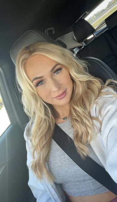 👱🏻&zwj;♀️ https://t.co/zVMv0qevWU