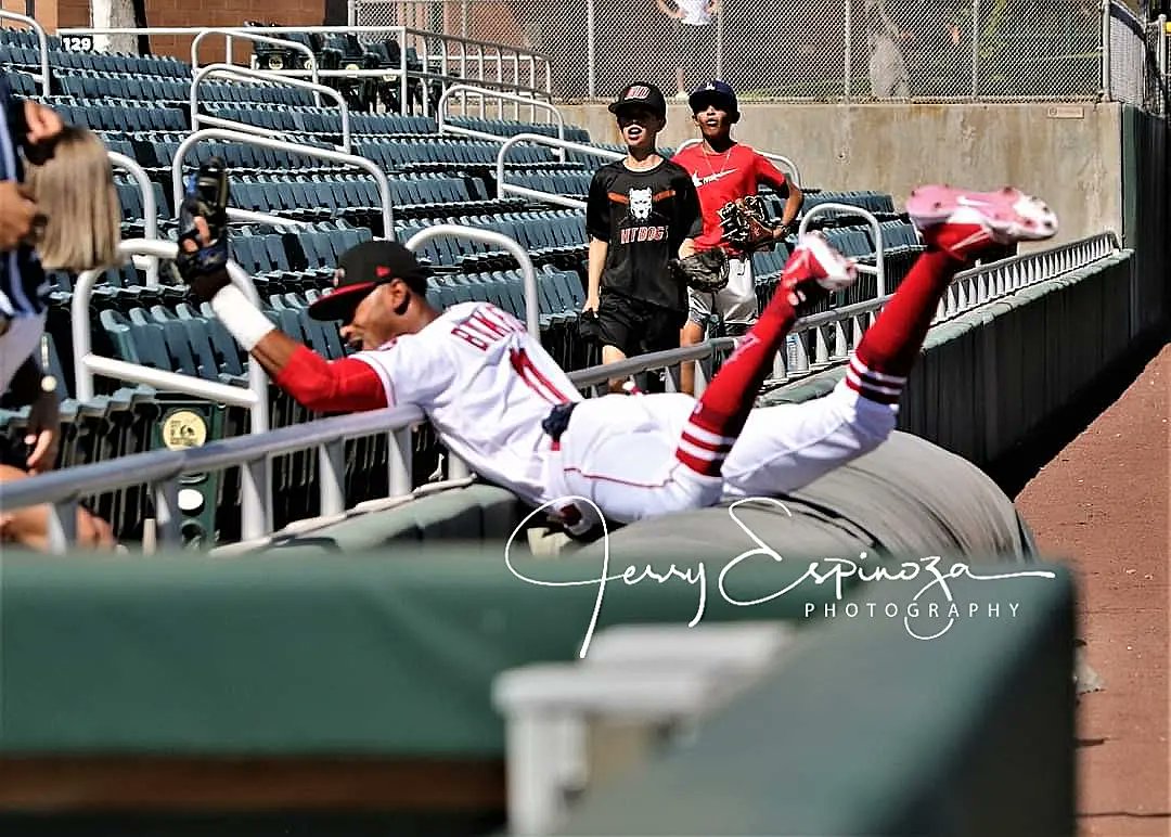 JEspinoza1634's tweet photo. Los Angeles Angels Werner Blakely going all out again to attempt a catch into the rail. Arizona Fall League 10/5/22 Peoria at Scottsdale. https://t.co/Tye0hCKmiO