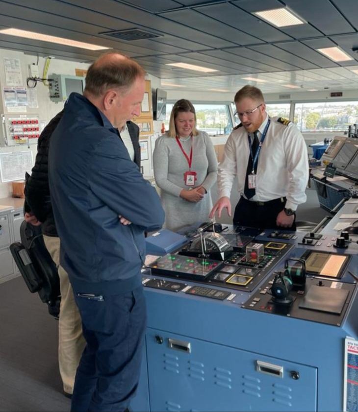 RFATidespring's tweet photo. Today RFA Tidespring welcomed members of the Armed Forces Parliamentary Scheme. It was a great opportunity to showcase our platform, capability and output as well as that of the wider RFA

@RFAHeadquarters @royalnavy @TanDhesi @simonstevens74 @JeromeMayhew @thisischerilyn https://t.co/hMBXf5n9hM