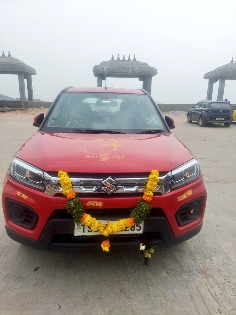Goalplaner1576's tweet photo. Memorable  day 💖 
Purchased  new car from stock market.. it wouldn't  be possible with out your support ... thank you to each and everyone  ❤️ #StocksToBuy #Gift #greetings #Trade #ThanKoo #nifty50 #NiftyBank #niftyfifty #banknifty #PUBG #TikTok #awards #Twitter #century https://t.co/q2K8OsSKfp