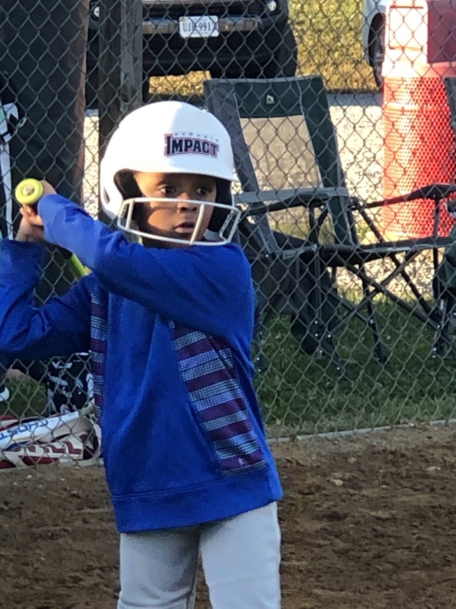 fruitbatax's tweet photo. Thanks for giving back to the community ⁦@kfleet7⁩ !! 🥎👍 ⁦@teamfleet1⁩ https://t.co/NF22BPMneG