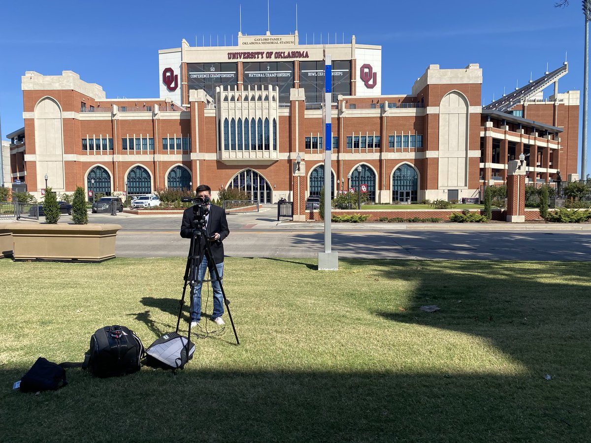 .<a href="/dacodamcdwahp/">Dacoda Wahpekeche</a> reporting on OU/TX ticket sales. Story to come on <a href="/Gameday_U/">GamedayU</a>.