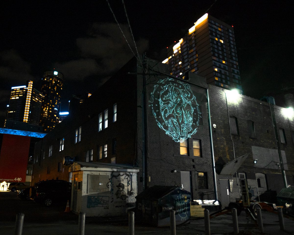 MadeWithBrandXR's tweet photo. Throwback Thursday to the first ever augmented reality (AR) mural created in the city of Detroit!

We partnered with @phybr_ and @ElephantRoomDET to bring this art to life in Summer 2018. https://t.co/ItLC4Mx6be