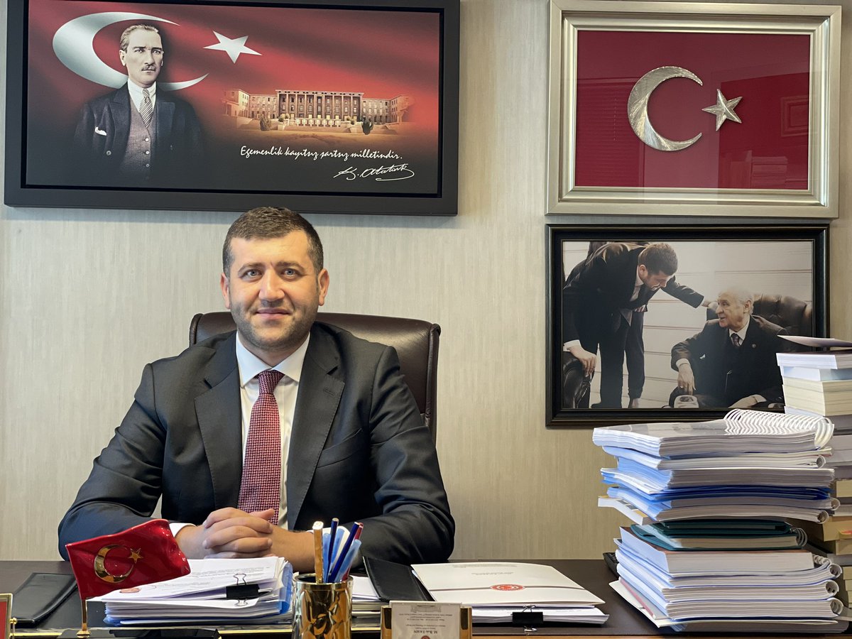 Kıymetli dostlarım,
dava arkadaşlarım,hemşerilerim, büyüklerim ve kardeşlerim;
Hayırlı Cumalar diliyorum.
Mevlid kandiliniz mübarek olsun.🤲