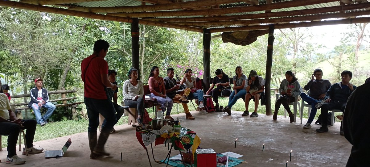 tejido_del's tweet photo. #hilando Caldas, en este momento en el territorio de San Lorenzo #riosucio. Durante el desarrollo del diplomado Tejiendo Memoria con jóvenes de las comunidades.
@ColCientifica @MincienciasCo @udecaldas @ICETEX https://t.co/CD2ZlHWOiu