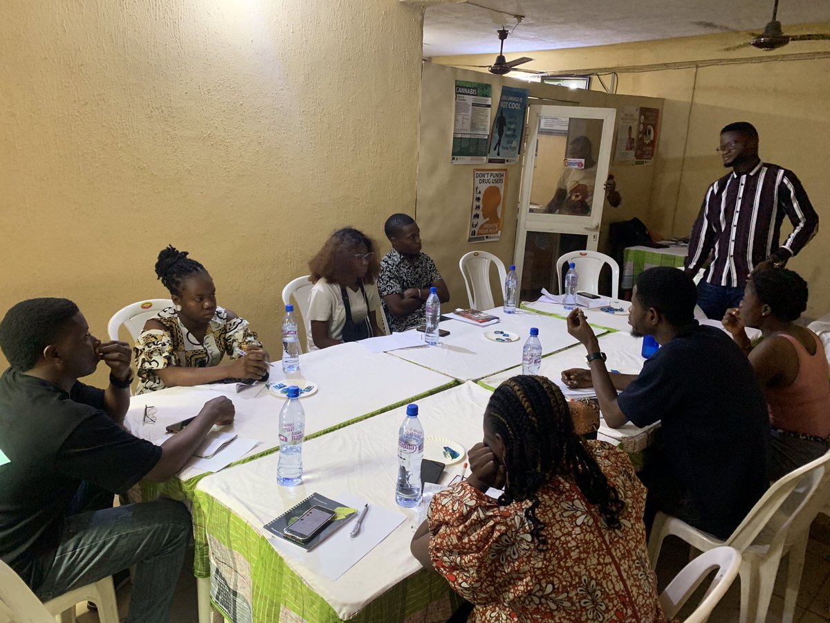 PapaChukwuemeka's tweet photo. We appreciate all who were at the step down training moderated by our coordinator @somto_ugwu Volunteering has helped me gain confidence by giving me the chance to try something new and build a real sense of achievement.#PowerOfYourPVC #GetYourPVC #Get5VotingPartner #MAKEWEGOVOTE https://t.co/zZhCTCNQ2y