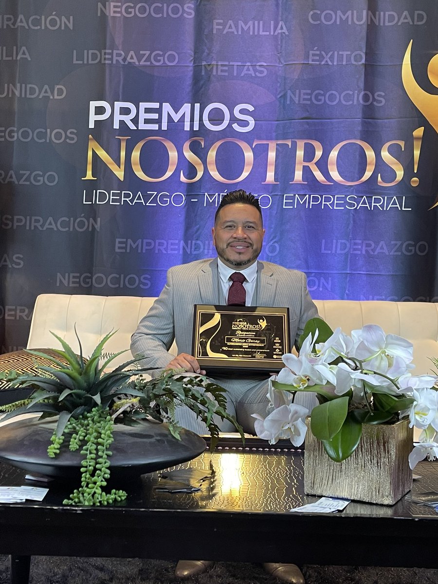 MarioGarayUSHA's tweet photo. What a wonderful evening with wonderful people. Had the opportunity to be a part of Premios Nosotros. https://t.co/btp3c82ODV