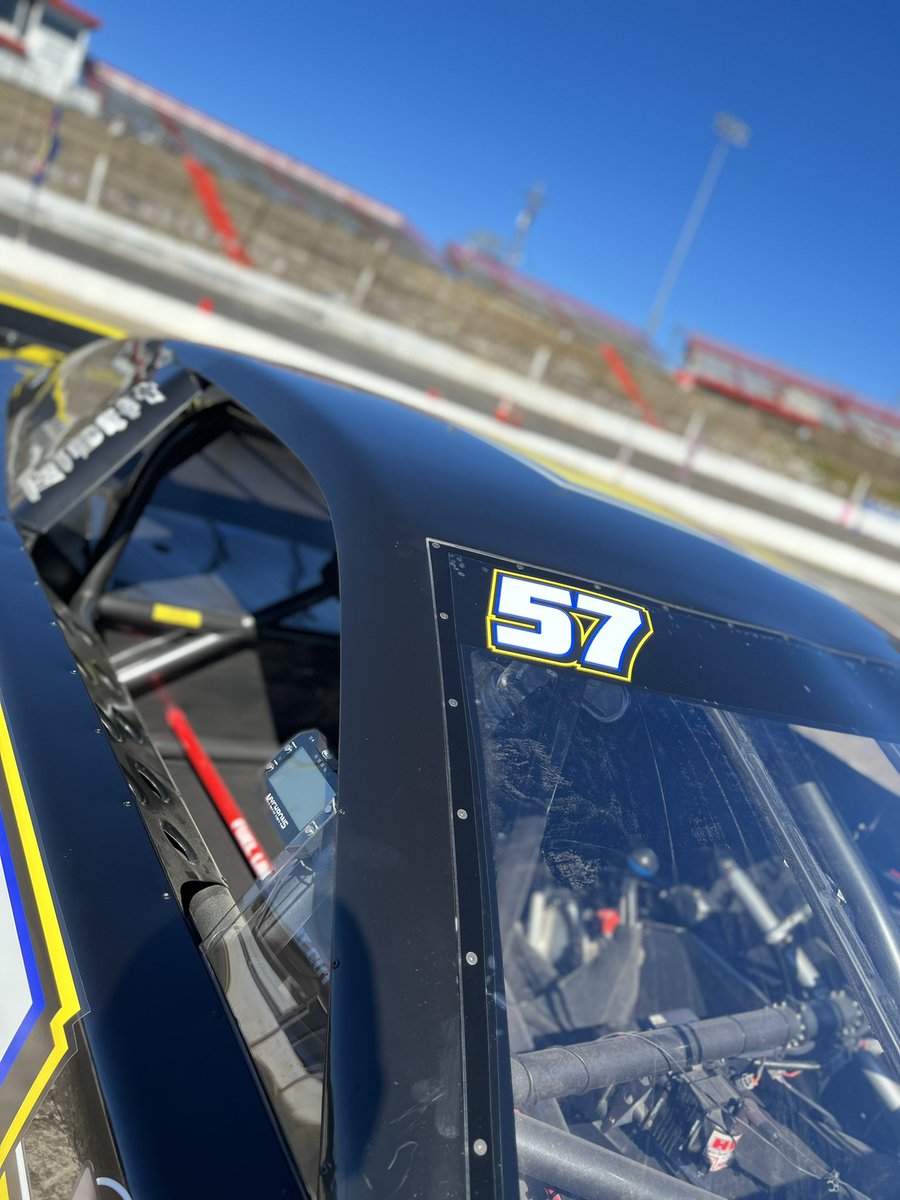 vicente_salas14's tweet photo. Feeling blessed! Huge thanks to Justin Carroll & everyone at #carrollspeedshop for making me feel so comfortable and making this such a fun day. Learning a whole new car and I can’t wait to get back to it soon! ❤️🔥🤞
#NASCAR #eNASCAR #all4Christ https://t.co/dAfOx2VvSY