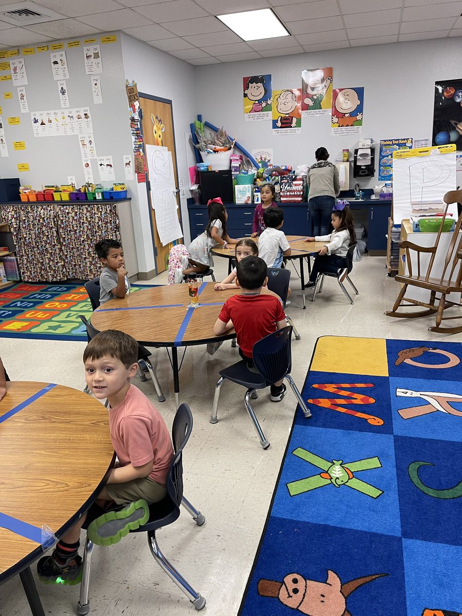 Another successful sensory bottle for Fall week. My little ducks are loving being hands on with our activities. No PPE needed for this activity 🧤🥽🧪🥼
<a href="/KimEllis23/">Kimberly Ellis</a> <a href="/CCISD/">CCISD</a> <a href="/ALavigne1108/">Amy Lavigne</a> 
#DawsonShines #CCISDproud #mrsgslittleducks #mylittleducksarethebest