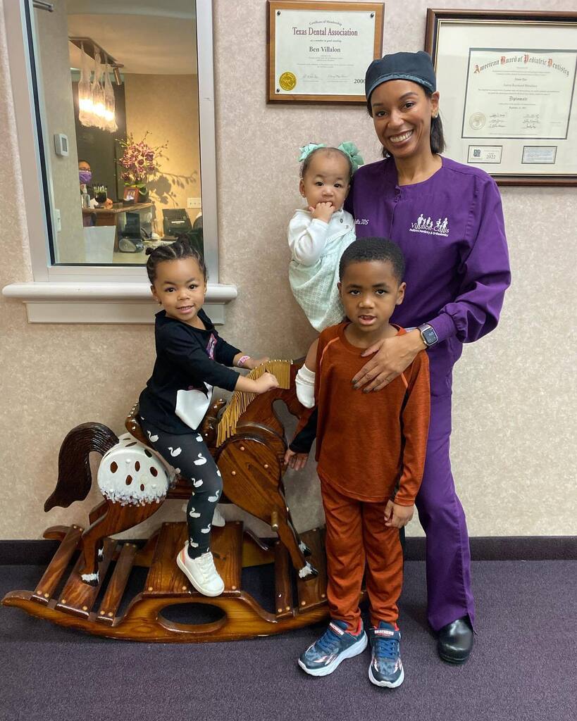 VillalonCallis's tweet photo. Look who came to visit us today! 
Dr. Callis brought her 
mini-me’s in for their dental check up’s and they did fantastic! 😁🦷
.
.
.
#villaloncallispediatricdentistry #pediatricdentist #dentalhealth #explorepage https://t.co/SaveGPRkKG
