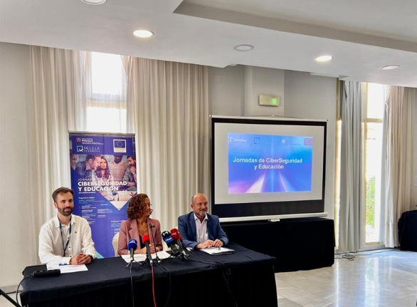 MSecureTIC's tweet photo. El Programa Integral de Ciberseguridad SecureTic pone el broche de oro a tres años de desarrollo con dos jornadas de conferencias y talleres
https://t.co/aTBDJHQvyD
¡No te lo pierdas! https://t.co/fptj78bMzs
