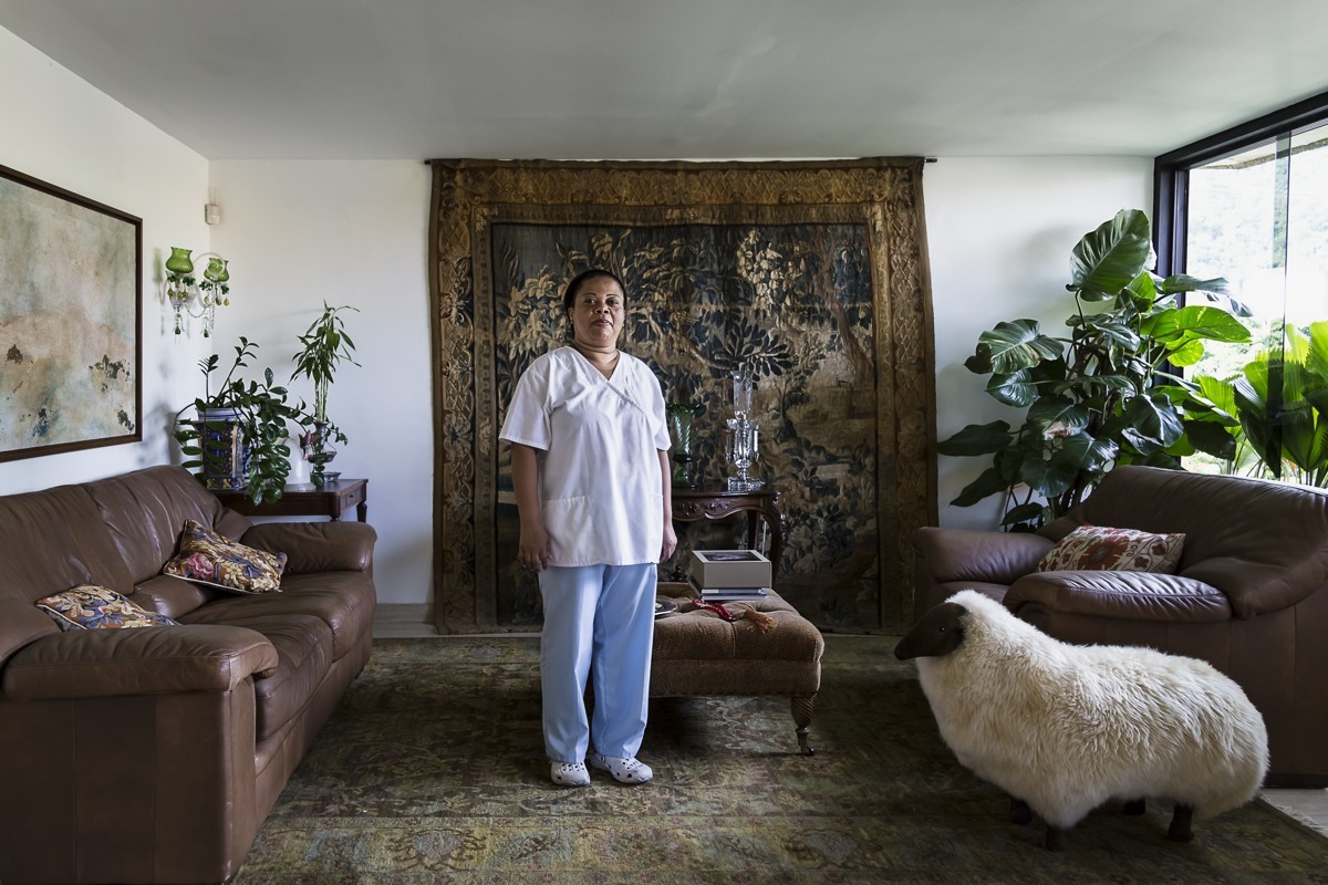 (1/3)
La serie fotográfica de <a href="/marianamendozam/">Mariana Mendoza</a> “Las cuidadoras de Caracas” recibió el Primer Premio en el II Concurso Nacional de Fotografía, convocado por la delegación de la Unión Europea en Venezuela. 

Foto #MarianaMendoza, de la serie “Las cuidadoras de Caracas”
2016