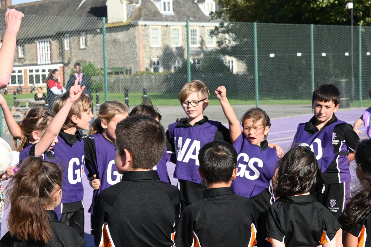 ShorehamCollege's tweet photo. What a fabulous 'festival of fun' with Y3 and Y4 boys and girls playing non-competitive netball and football in the sunshine.  
@WindleshamTweet @SomptingAbbotts @LancingPrepWthg @GreatBallard
 #schoolsport https://t.co/Q1g8HECEwf