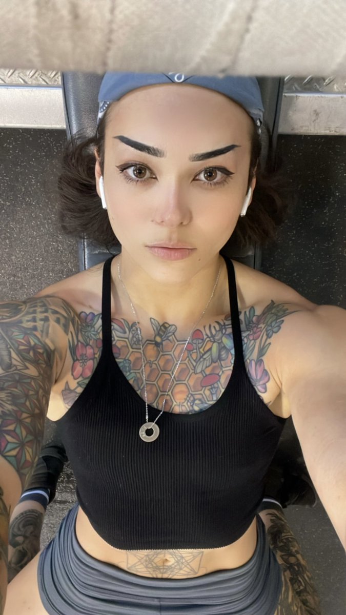 Cleo Mercury 💫 On Twitter Pov Im Benching You Instead Of The Weights 💪🏼
