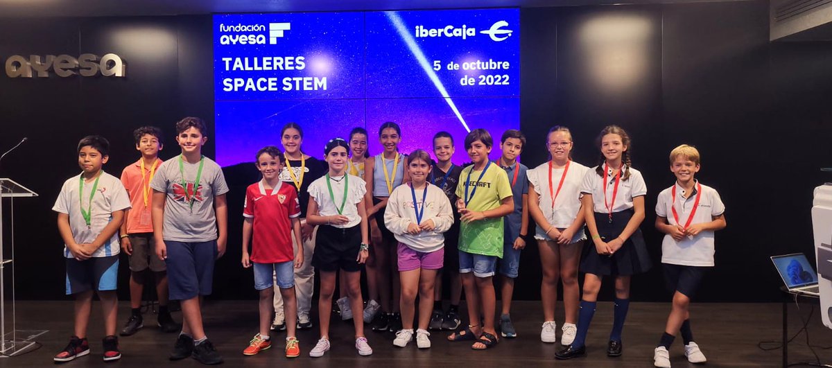 FundacionAyesa's tweet photo. Ayer pudimos disfrutar de nuestro Space STEM. En este taller intentamos fomentar el trabajo en equipo al máximo, a la misma vez que los acercamos a la tecnología de una forma diferente. Ayer pudimos hablar de misiones en Marte, topografía, realidad aumentada y robótica. https://t.co/EUiC9eiAot