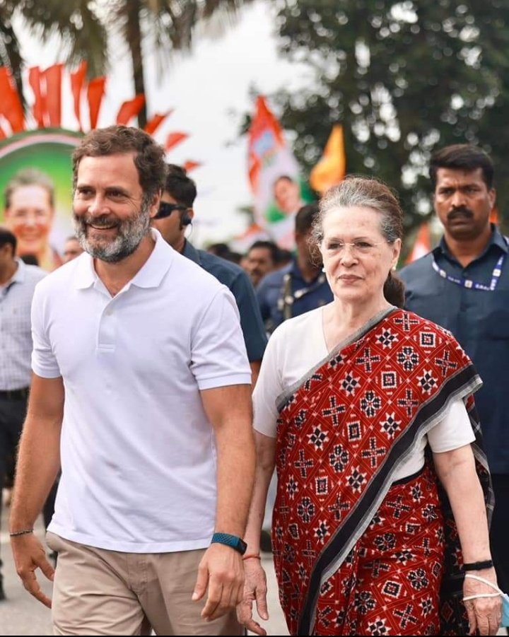 MaindShailesh's tweet photo. ये जो चेहरे की मुस्कान है।
उसकी ताकत हिंदुस्तान है।।

कहा जाता है कि जब आप अच्छे काज के लिए निकलते हो, तो चेहरे से मुस्कान गायब नहीं होती।

#BharatJodoWithSoniaGandhi https://t.co/nVhphO1GJH
