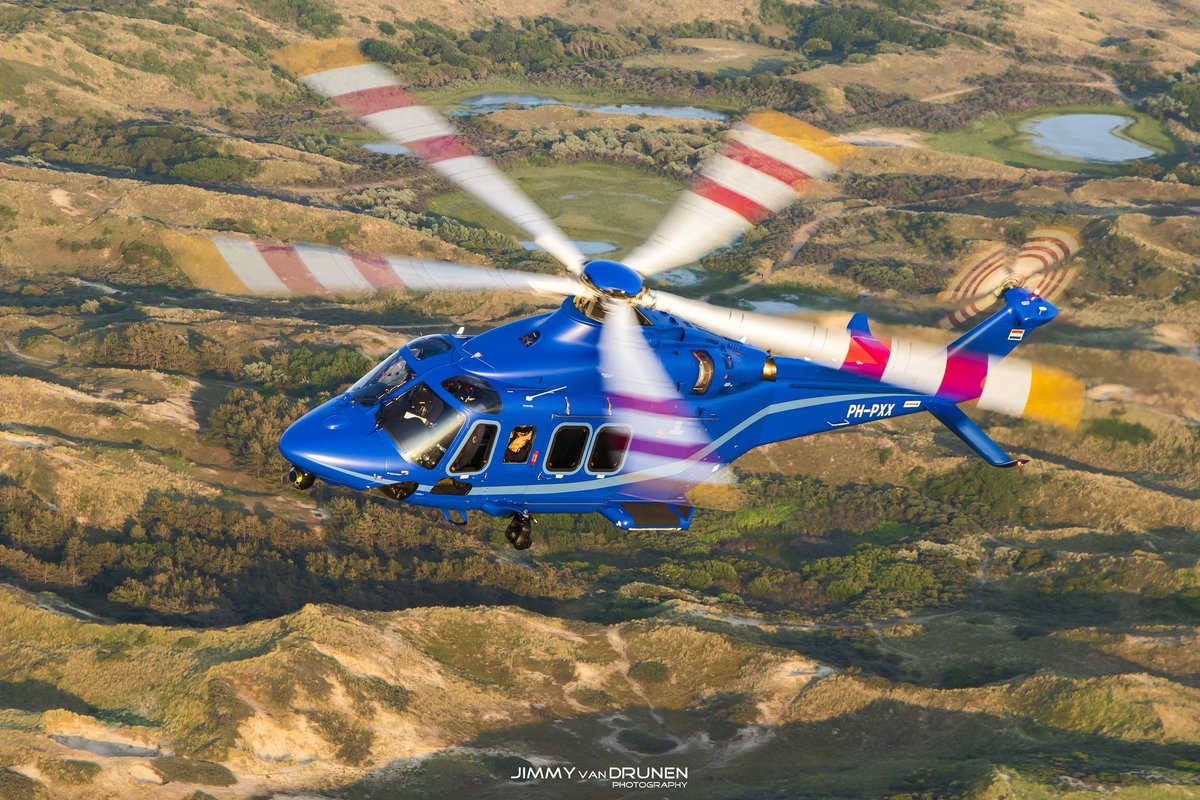 JimmyFotografie's tweet photo. De @luchtvaartpol vereeuwigd boven Nederland tijdens een trainingsvlucht, juni 2020 #Luchtvaartpolitie #Politie @DePolitieheli @PolitieheliNL https://t.co/Gz4VoTNJWO